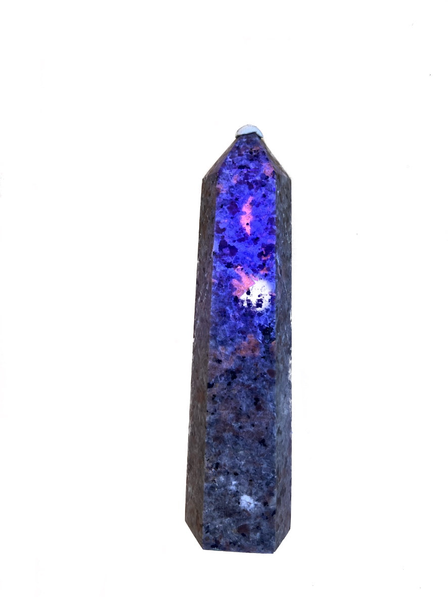 Medium Yooperlite Tower - Blacklight Sensitive! (Canada)