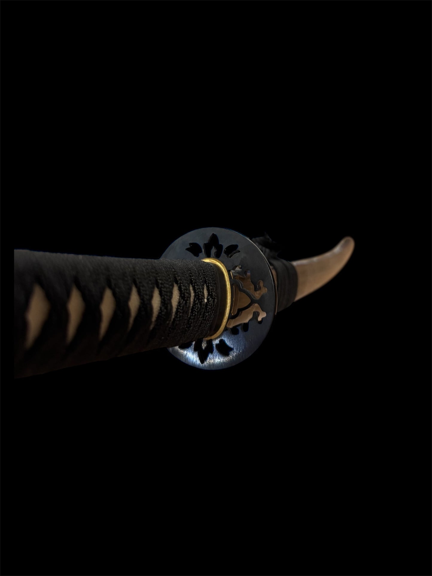 White Warrior Katana - Hand Forged - Damascus Steel - Genuine Ray Skin - Hand Painted Scabbard