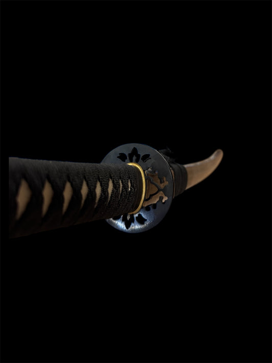 White Warrior Katana - Hand Forged - Damascus Steel - Genuine Ray Skin - Hand Painted Scabbard
