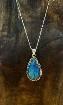 .925 Sterling Silver Labradorite Pendant (Chain Not Included)